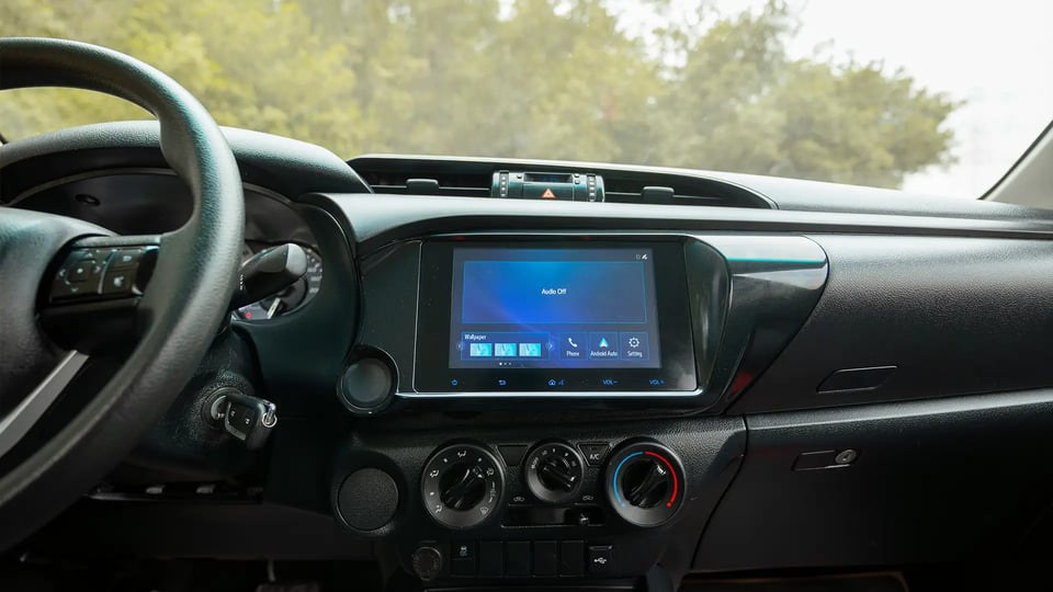 Used 2024 Toyota Hilux GL Double Cabin in White – Infotainment / Touchscreen System for Sale at First Choice Cars Dubai Sharjah