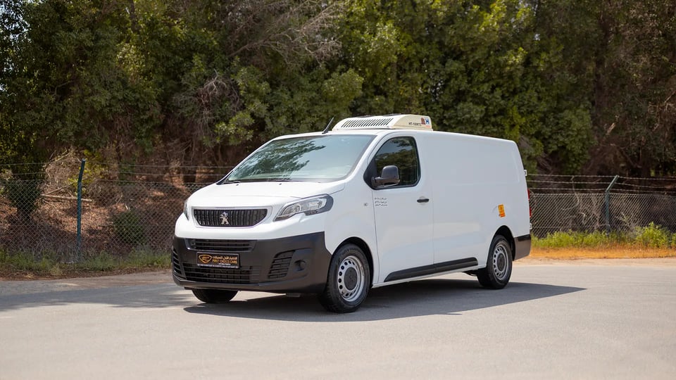 Used 2022 Peugeot Expert L3 in White – Left Front Diagonal (45°) View for Sale at First Choice Cars Dubai Sharjah