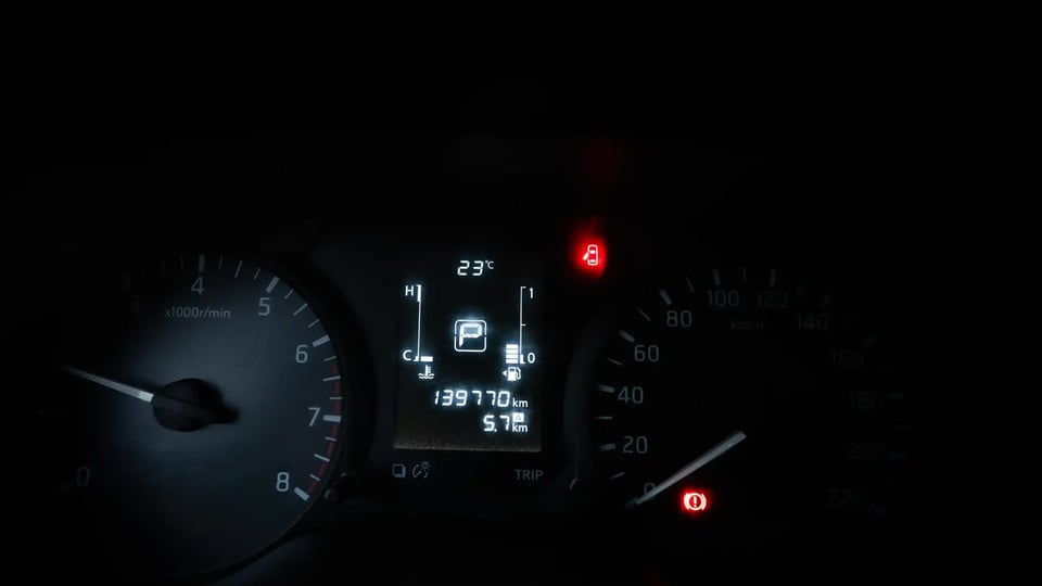 Used 2022 Nissan Navara SE in White – Odometer / Mileage Reading View for Sale at First Choice Cars Dubai Sharjah