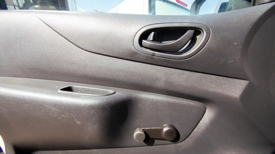 Used 2022 Nissan Navara SE in White – Driver Door Panel Full View for Sale at First Choice Cars Dubai Sharjah