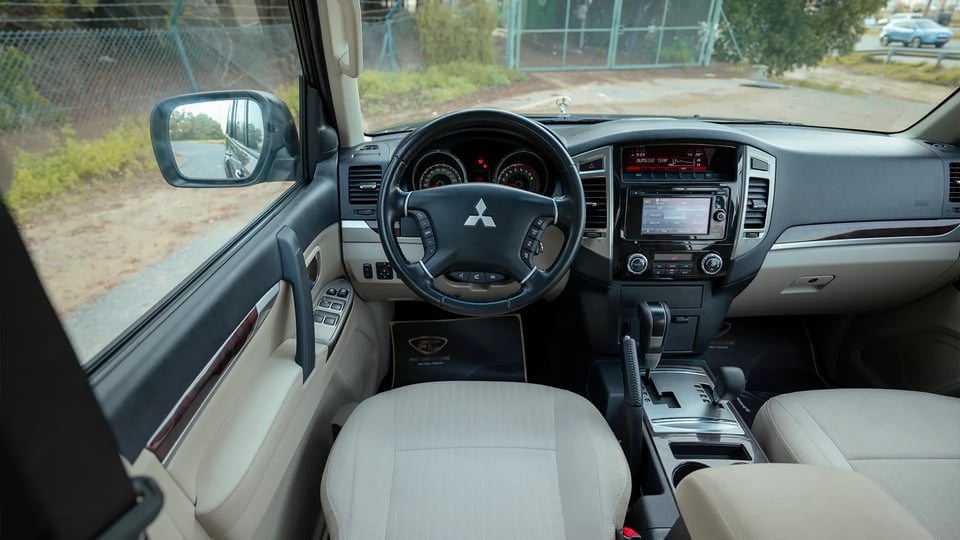Used 2022 Mitsubishi Pajero 3.0L GLS Midline in Grey – Steering Wheel & Instrument Cluster for Sale at First Choice Cars Dubai Sharjah