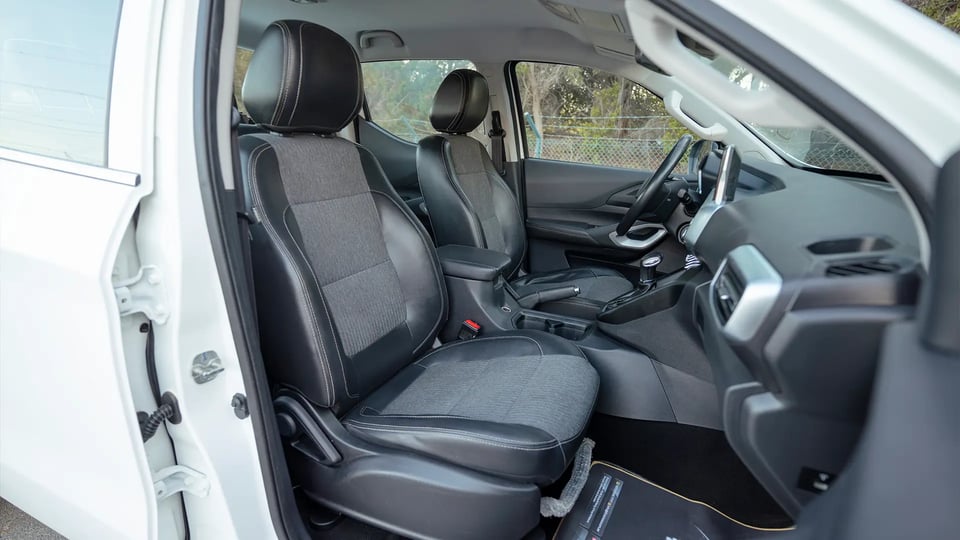 Used 2023 Peugeot Landtrek Double Cabin in White – Front Passenger Side Cabin View for Sale at First Choice Cars Dubai Sharjah