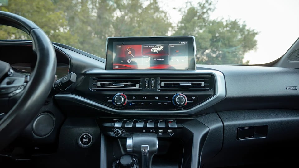 Used 2023 Peugeot Landtrek Double Cabin in White – Infotainment / Touchscreen System for Sale at First Choice Cars Dubai Sharjah