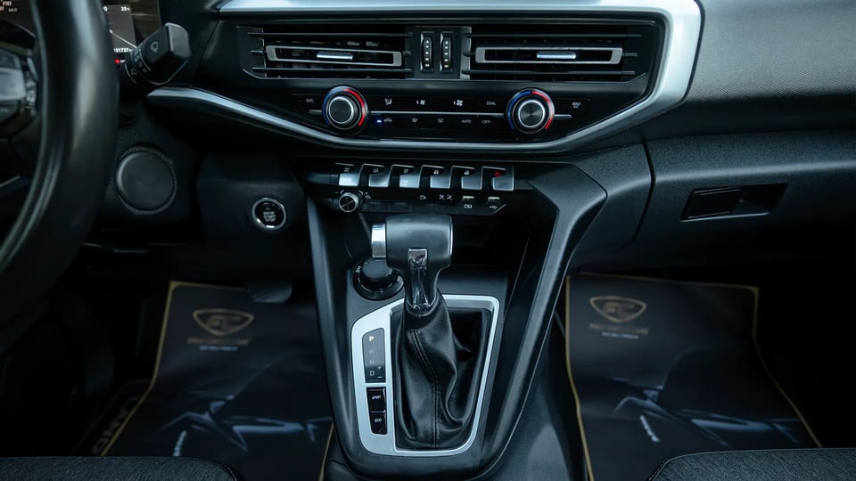 Used 2023 Peugeot Landtrek Double Cabin in White – Center Console & Gear Shifter for Sale at First Choice Cars Dubai Sharjah