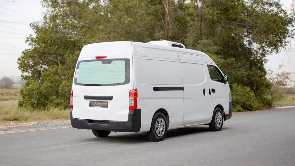 Used 2022 Nissan Urvan High Roof in White – Right Back Diagonal (45°) View for Sale at First Choice Cars Dubai Sharjah