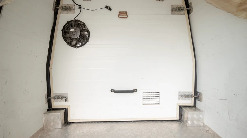 Used 2022 Nissan Urvan High Roof in White – Freezer Box Rear Opening View for Sale at First Choice Cars Dubai Sharjah