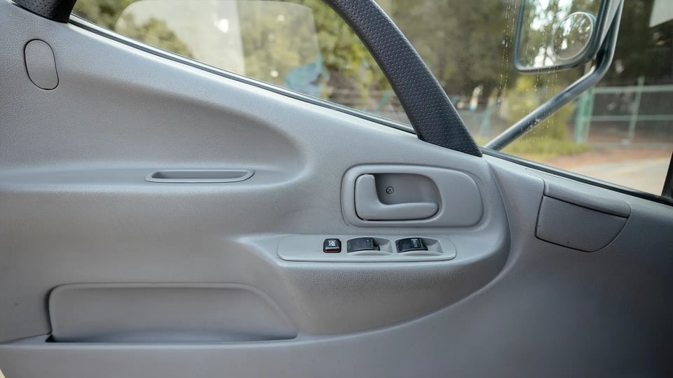 Used 2019 Hino 300 Dry Box in White – Driver Door Panel Full View for Sale at First Choice Cars Dubai Sharjah