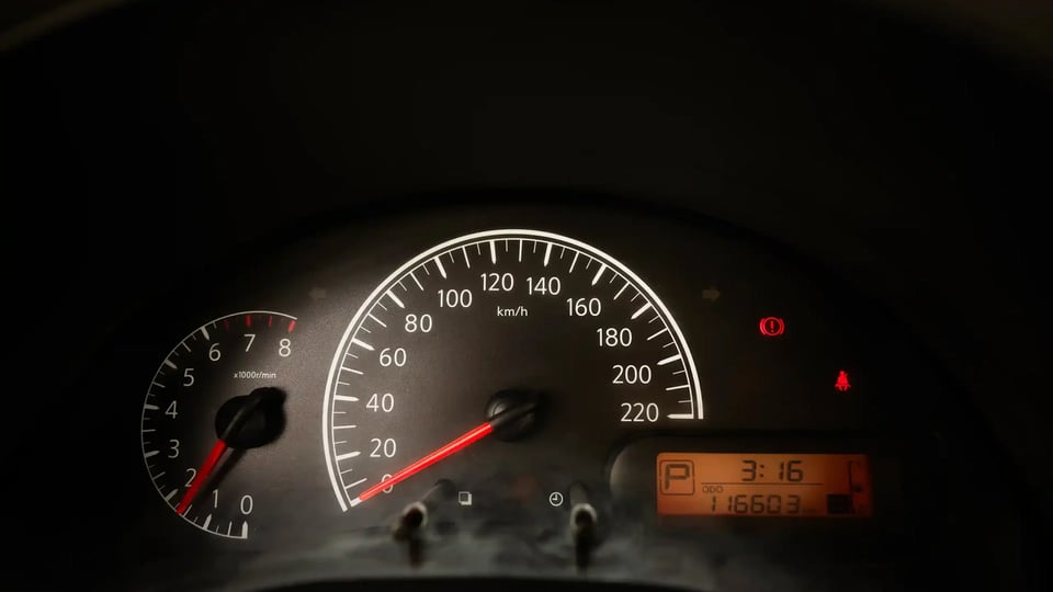 Used 2023 Nissan Sunny SV in White – Odometer / Mileage Reading View for Sale at First Choice Cars Dubai Sharjah