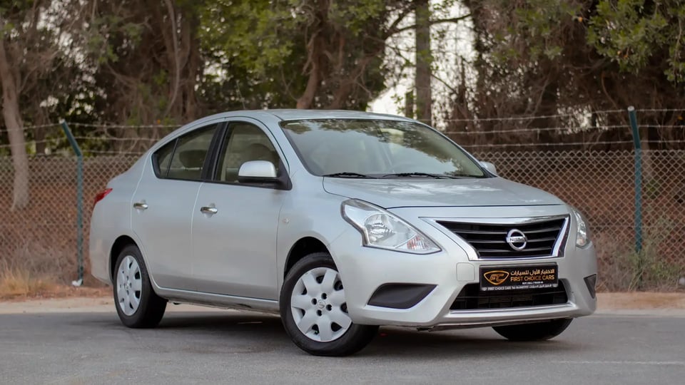 Used 2022 Nissan Sunny SV in Silver – Right Front Diagonal (45°) View for Sale at First Choice Cars Dubai Sharjah