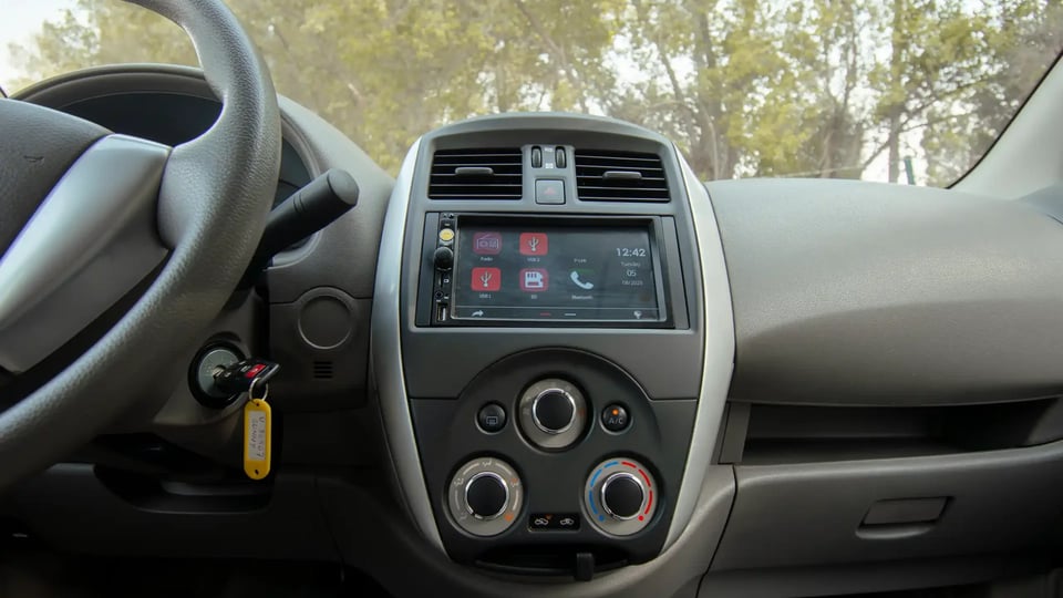 Used 2022 Nissan Sunny SV in Silver – Infotainment / Touchscreen System for Sale at First Choice Cars Dubai Sharjah