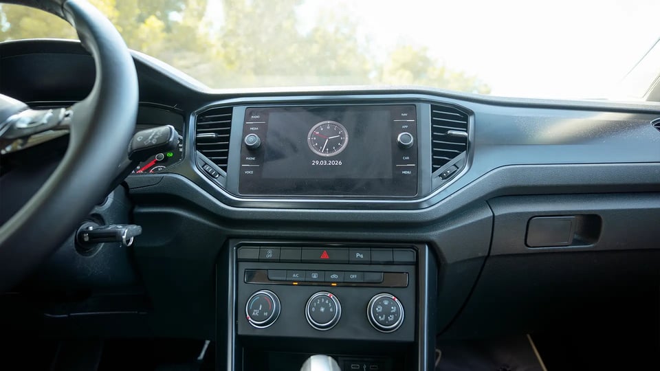 Used 2021 Volkswagen T-Roc Trend in White – Infotainment / Touchscreen System for Sale at First Choice Cars Dubai Sharjah