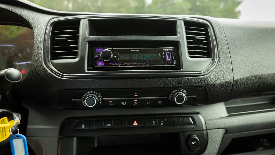 Used 2020 Peugeot Expert L3 in Yellow – Infotainment / Touchscreen System for Sale at First Choice Cars Dubai Sharjah