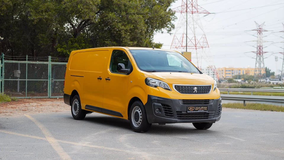 Used 2022 Peugeot Expert L3 in Yellow – Right Front Diagonal (45°) View for Sale at First Choice Cars Dubai Sharjah