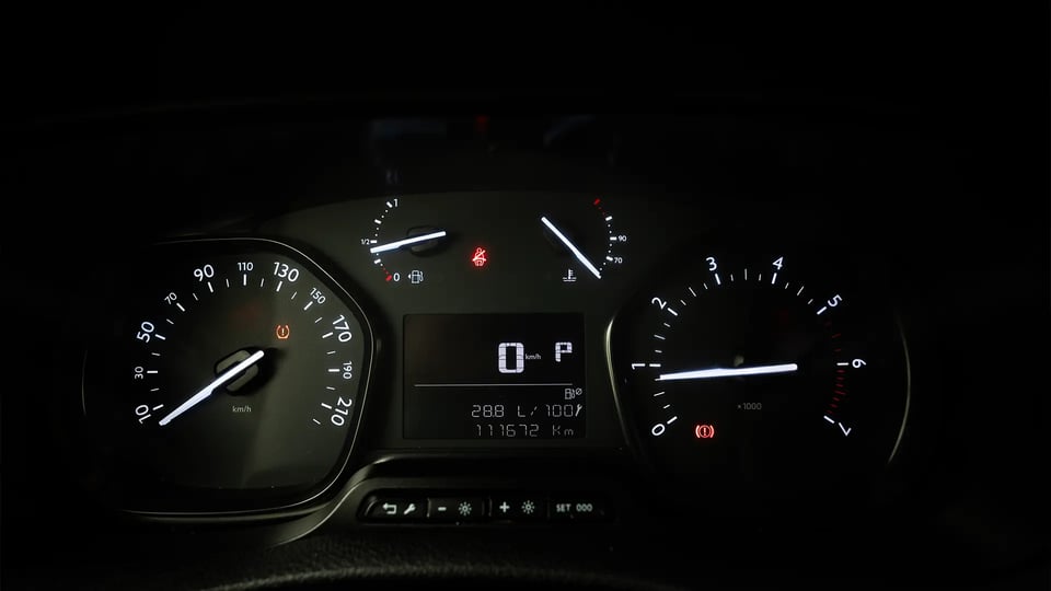 Used 2022 Peugeot Expert L3 in Yellow – Odometer / Mileage Reading View for Sale at First Choice Cars Dubai Sharjah