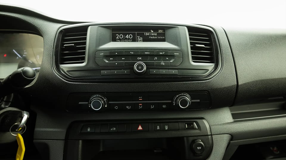 Used 2022 Peugeot Expert L3 in Yellow – Infotainment / Touchscreen System for Sale at First Choice Cars Dubai Sharjah