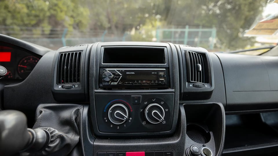 Used 2022 Peugeot Boxer L2h2 in White – Infotainment / Touchscreen System for Sale at First Choice Cars Dubai Sharjah