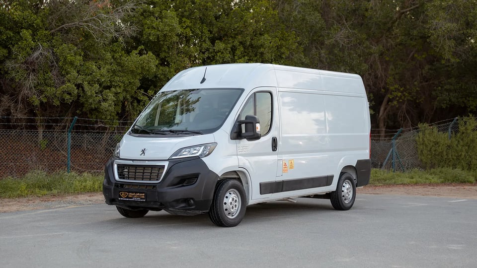 Used 2022 Peugeot Boxer L2h2 in White – Left Front Diagonal (45°) View for Sale at First Choice Cars Dubai Sharjah