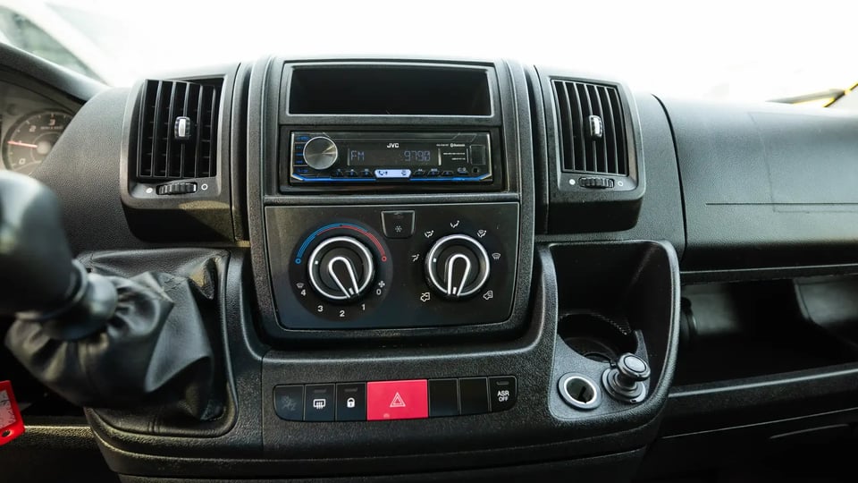 Used 2022 Peugeot Boxer L2h2 in White – Infotainment / Touchscreen System for Sale at First Choice Cars Dubai Sharjah