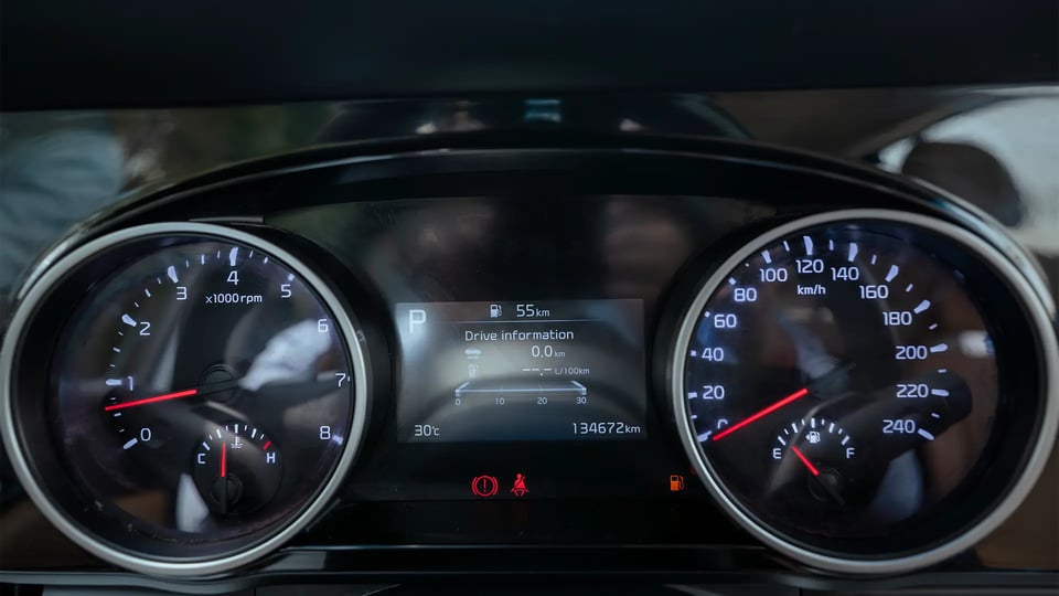 Used 2022 Kia Carnival LX in White – Odometer / Mileage Reading View for Sale at First Choice Cars Dubai Sharjah