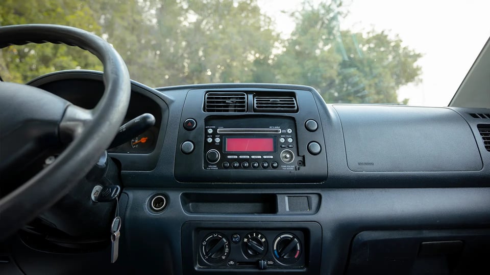 Used 2013 Suzuki APV Passanger Van in White – Infotainment / Touchscreen System for Sale at First Choice Cars Dubai Sharjah