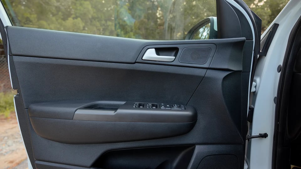 Used 2019 Kia Sportage LX in White – Driver Door Panel Full View for Sale at First Choice Cars Dubai Sharjah