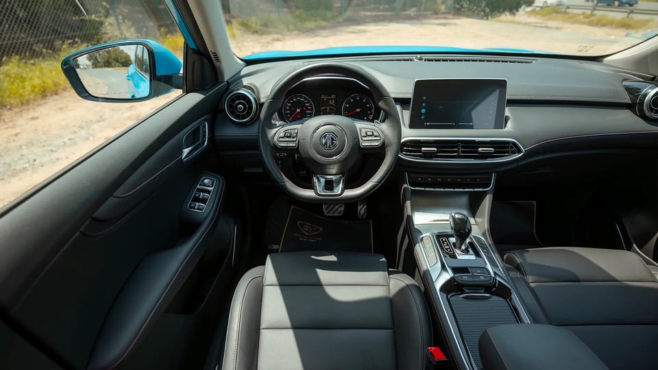 Used 2024 MG HS 30T in Blue – Steering Wheel & Instrument Cluster for Sale at First Choice Cars Dubai Sharjah