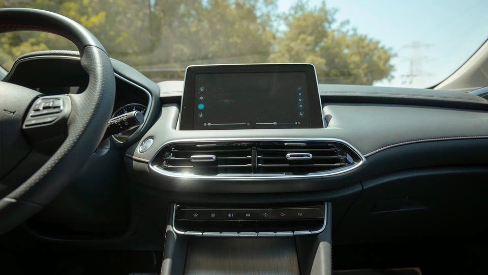 Used 2024 MG HS 30T in Blue – Infotainment / Touchscreen System for Sale at First Choice Cars Dubai Sharjah