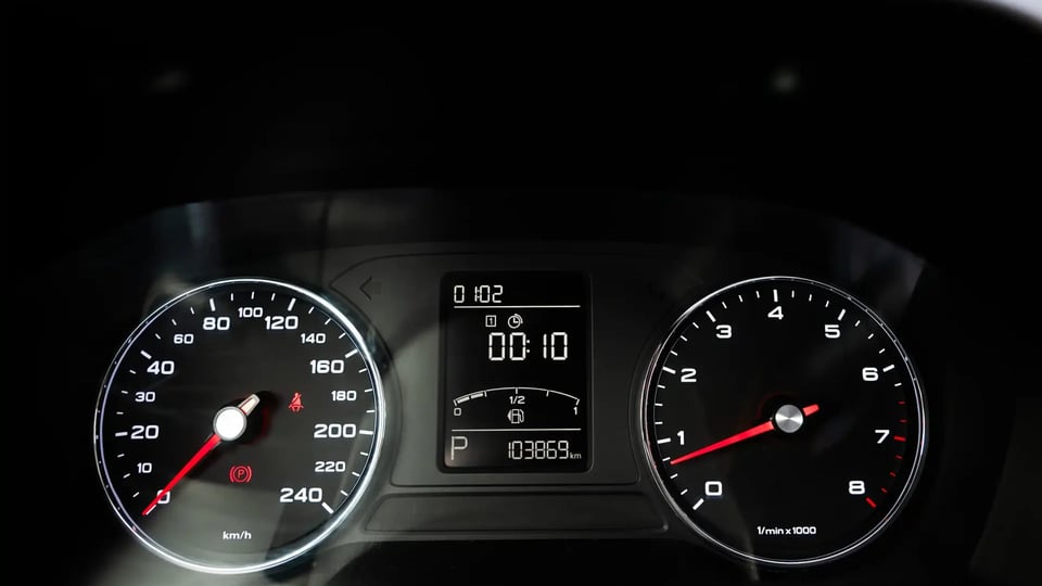 Used 2022 MG RX5 Luxury in Silver – Odometer / Mileage Reading View for Sale at First Choice Cars Dubai Sharjah