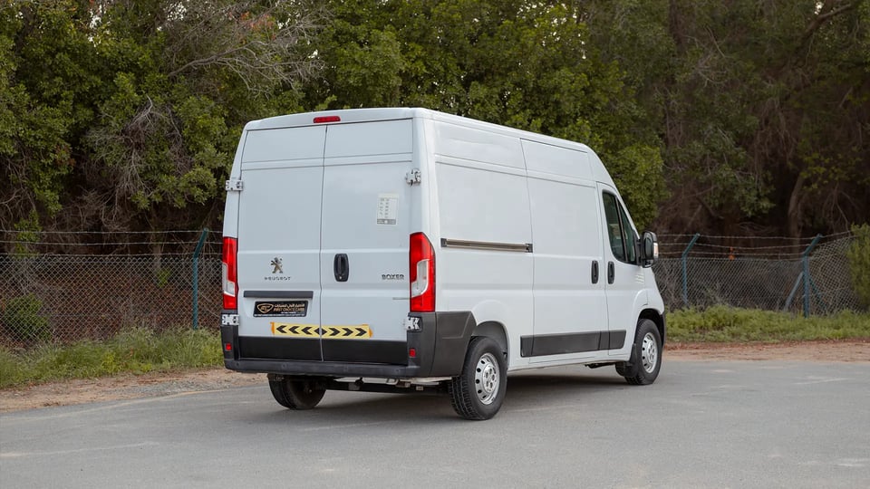 Used 2022 Peugeot Boxer L2h2 in White – Right Back Diagonal (45°) View for Sale at First Choice Cars Dubai Sharjah