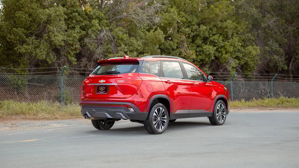 Used 2023 Chevrolet Captiva Premier in Red – Right Back Diagonal (45°) View for Sale at First Choice Cars Dubai Sharjah