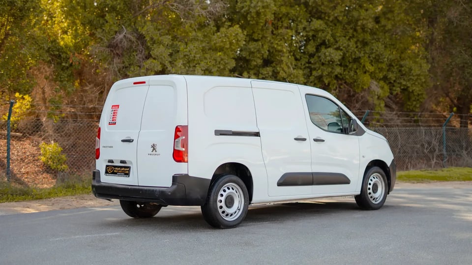 Used 2022 Peugeot Partner Long Van in White – Right Back Diagonal (45°) View for Sale at First Choice Cars Dubai Sharjah