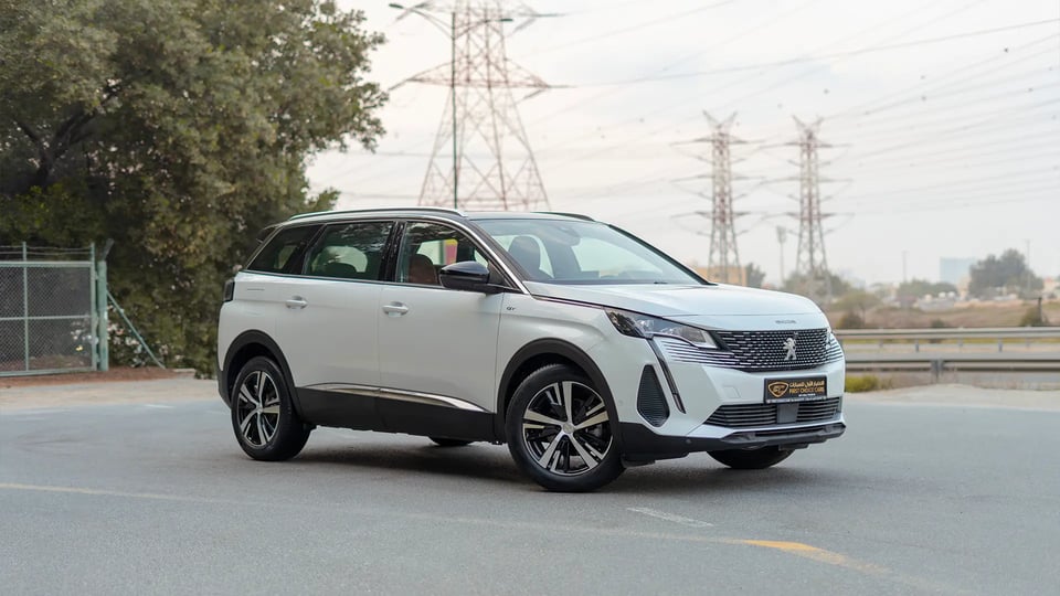 Used 2024 Peugeot 5008 GT Line in White – Right Front Diagonal (45°) View for Sale at First Choice Cars Dubai Sharjah