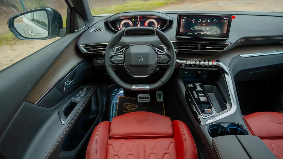 Used 2024 Peugeot 5008 GT Line in White – Steering Wheel & Instrument Cluster for Sale at First Choice Cars Dubai Sharjah