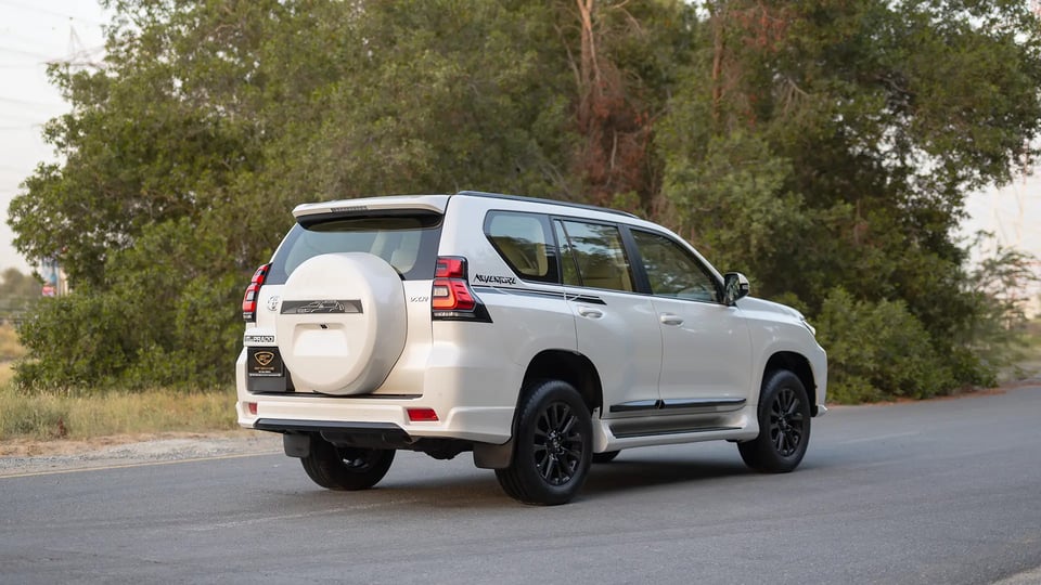 Used 2022 Toyota Prado VXR in White – Right Back Diagonal (45°) View for Sale at First Choice Cars Dubai Sharjah