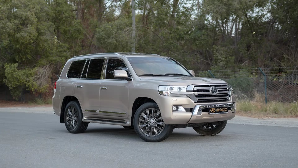 Used 2017 Toyota Land Cruiser GXR in Beige – Right Front Diagonal (45°) View for Sale at First Choice Cars Dubai Sharjah