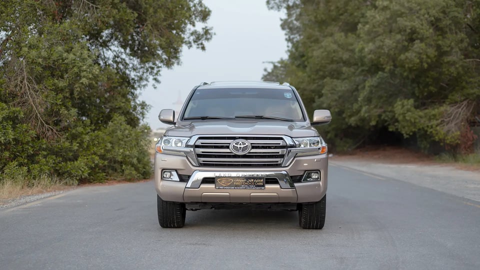 Used 2017 Toyota Land Cruiser GXR in Beige – Front View for Sale at First Choice Cars Dubai Sharjah