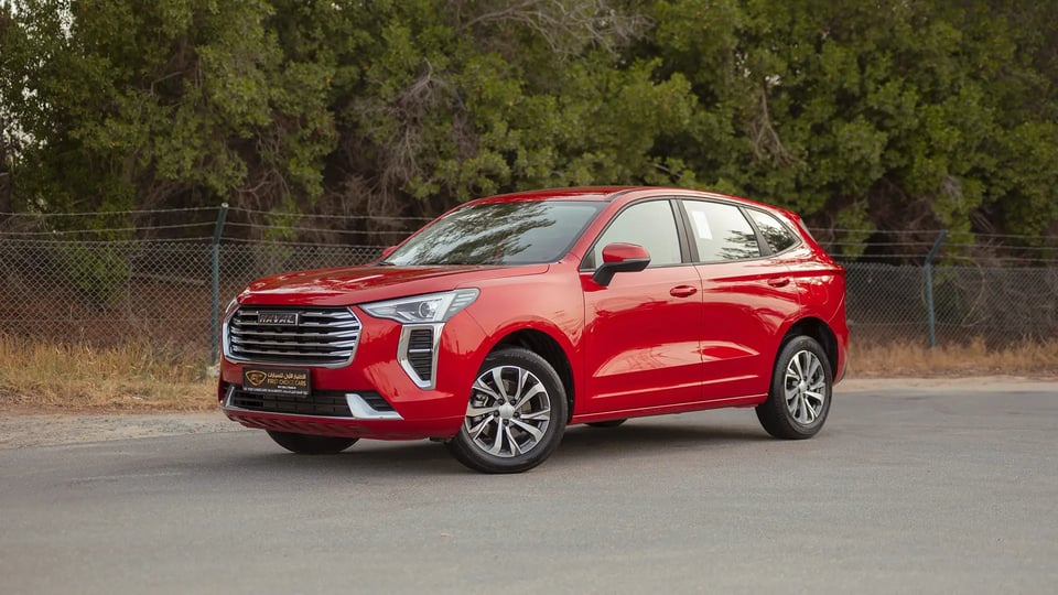 Used 2023 Haval Jolion Plus in Red – Left Front Diagonal (45°) View for Sale at First Choice Cars Dubai Sharjah