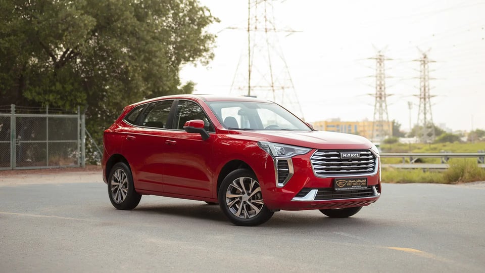 Used 2023 Haval Jolion Plus in Red – Right Front Diagonal (45°) View for Sale at First Choice Cars Dubai Sharjah