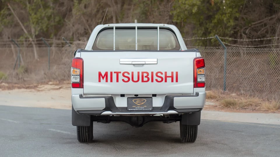 Used 2020 Mitsubishi L200 GLX Double Cabin in White – Back/Rear View for Sale at First Choice Cars Dubai Sharjah