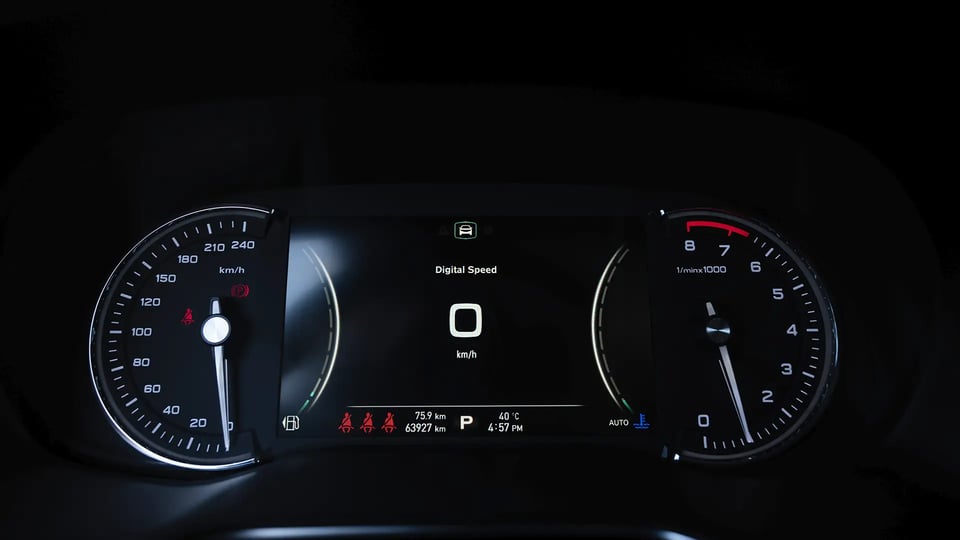 Used 2022 MG RX8 Luxury in White – Odometer / Mileage Reading View for Sale at First Choice Cars Dubai Sharjah