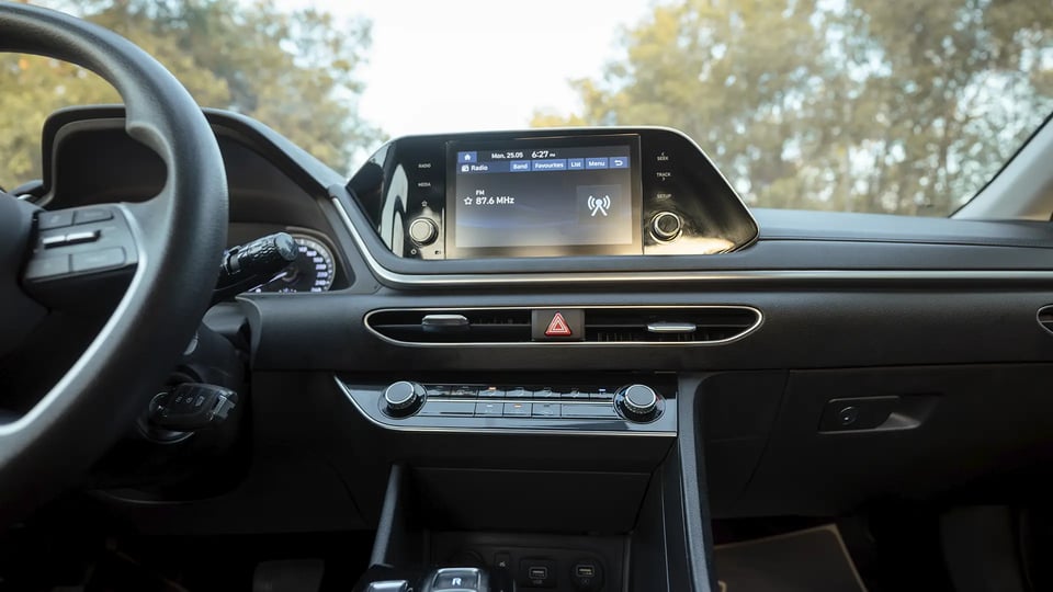 Used 2023 Hyundai Sonata Comfort in White – Infotainment / Touchscreen System for Sale at First Choice Cars Dubai Sharjah