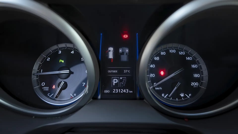 Used 2016 Toyota Prado VXR in White – Odometer / Mileage Reading View for Sale at First Choice Cars Dubai Sharjah
