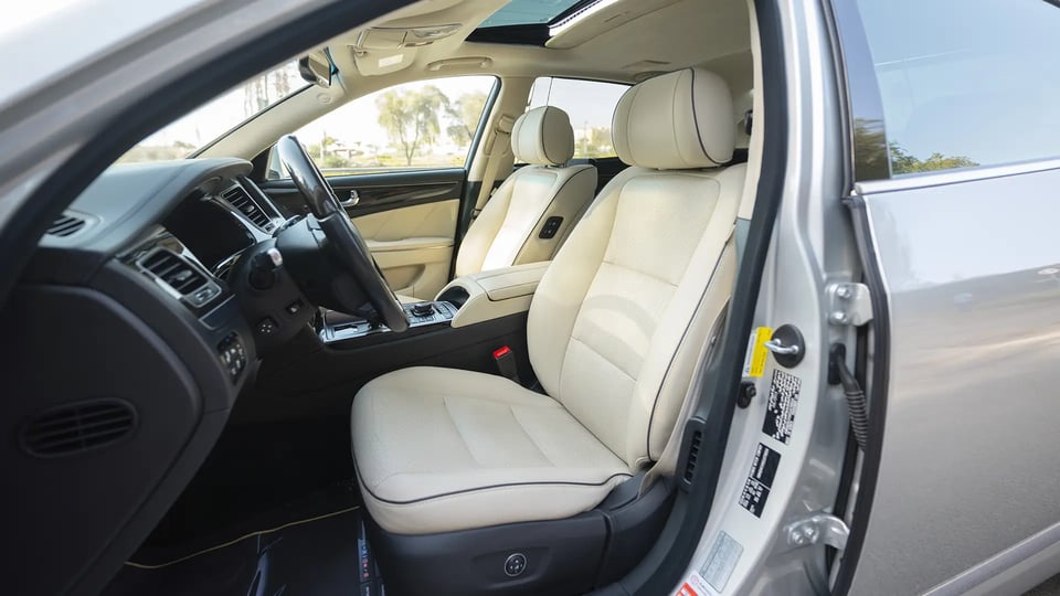 Used 2014 Hyundai Centennial VS500 in Silver – Front Driver Side Cabin View for Sale at First Choice Cars Dubai Sharjah