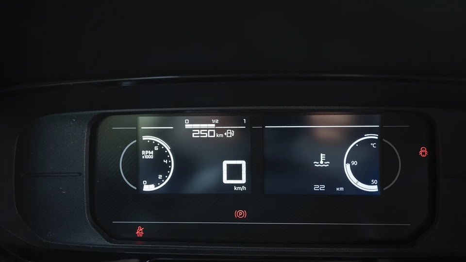 Used 2025 Fiat Doblo Cargo in White – Odometer / Mileage Reading View for Sale at First Choice Cars Dubai Sharjah