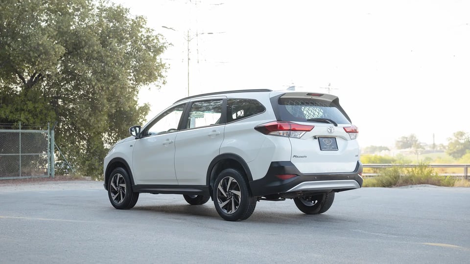 Used 2022 Toyota Rush EX in White – Left Back Diagonal (45°) View for Sale at First Choice Cars Dubai Sharjah