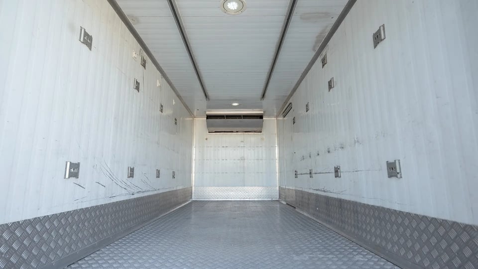 Used 2022 Mitsubishi Canter Chiller Box in White – Chiller Box Rear Opening View for Sale at First Choice Cars Dubai Sharjah