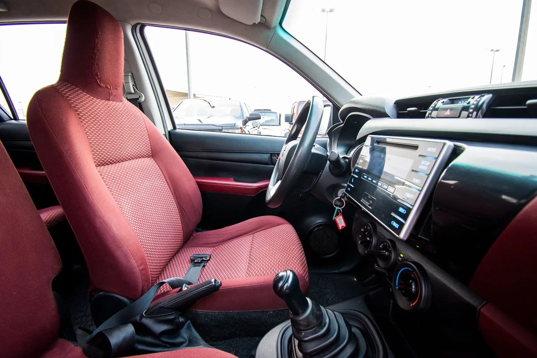 Toyota Hilux Gl Double Cabin 2.7l 4x2 (petrol) 2017