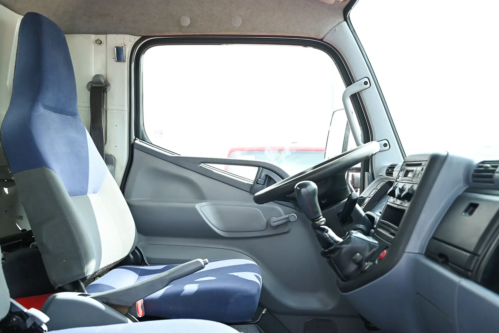 Mitsubishi Canter Box 2016