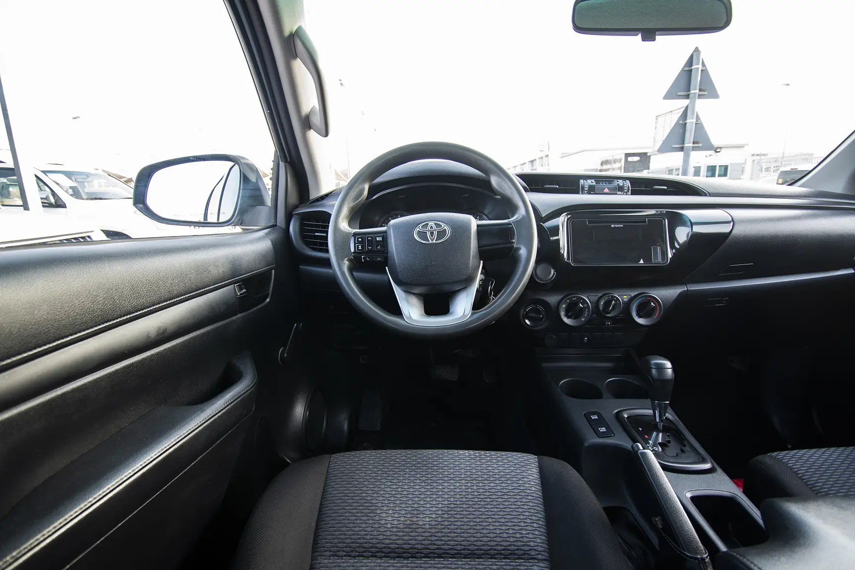 Toyota Hilux Gl Double Cabin 2.7l 4x4 (petrol) 2020