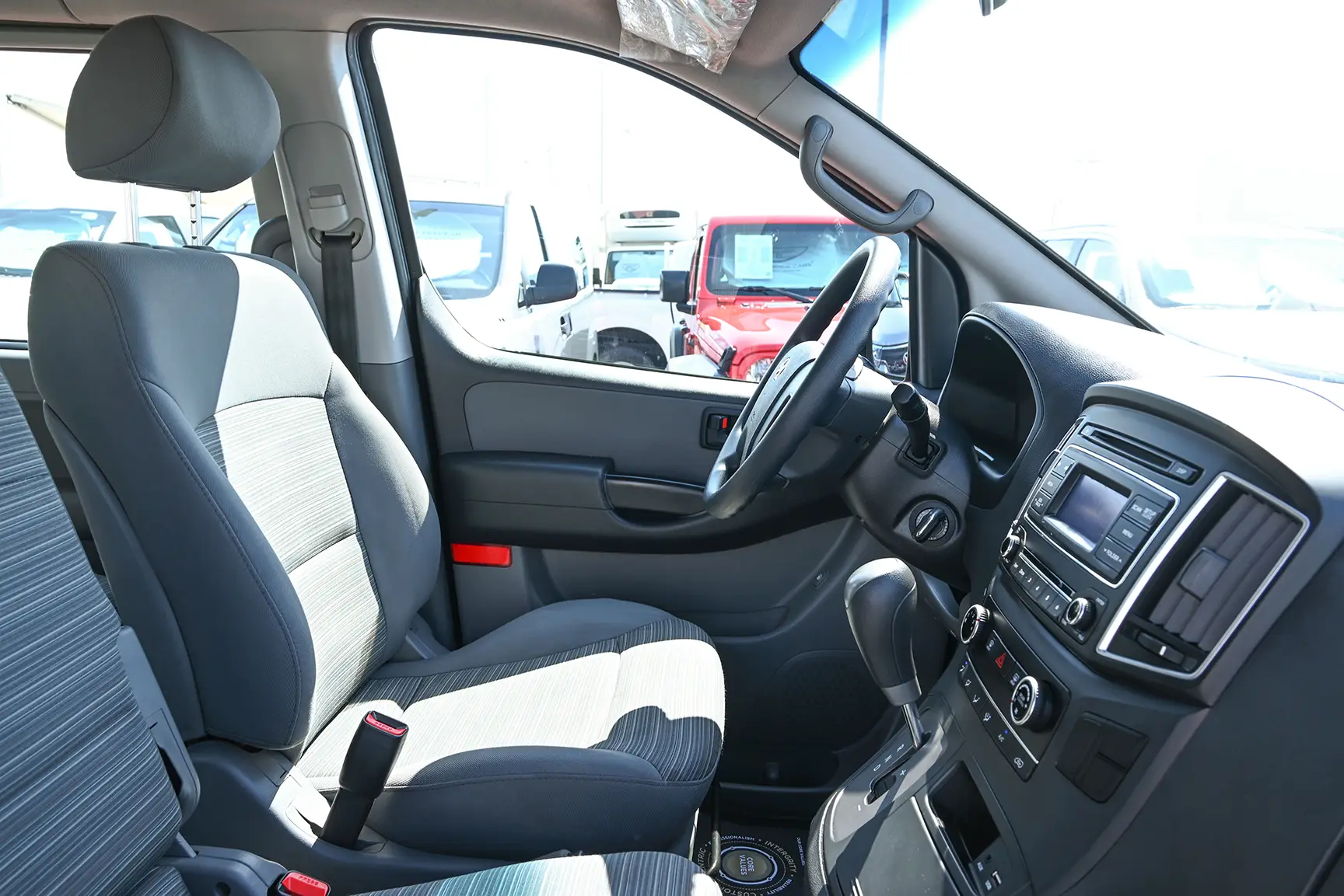 Hyundai  H1 12-Seater Wagon 2021